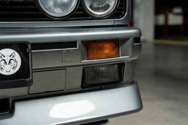 BMW-3-Series-1989-16