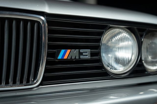 BMW-3-Series-1989-17