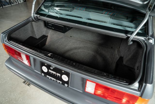 BMW-3-Series-1989-27