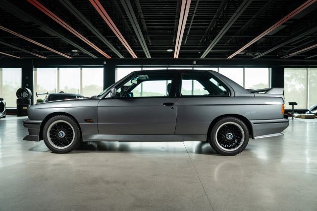 BMW-3-Series-1989-3