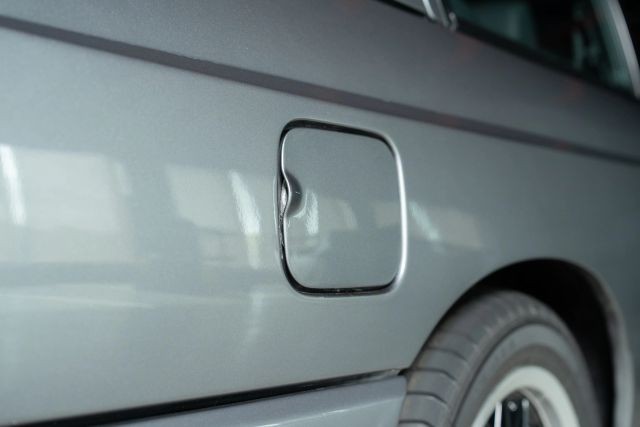 BMW-3-Series-1989-31