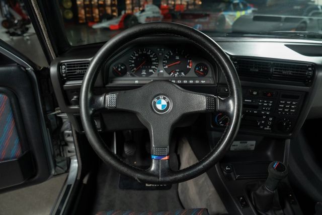 BMW-3-Series-1989-34