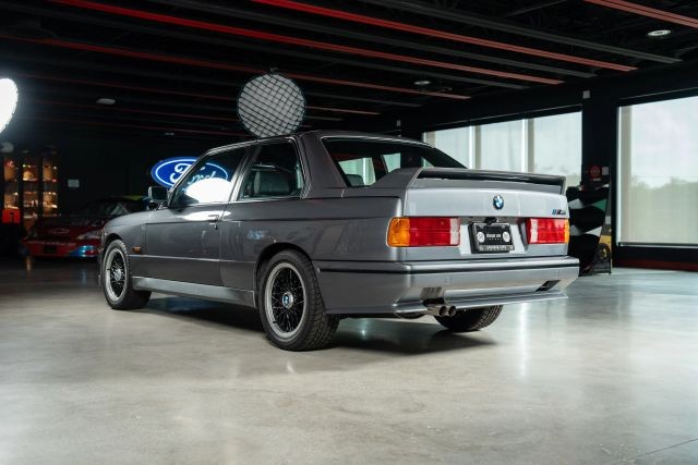 BMW-3-Series-1989-4