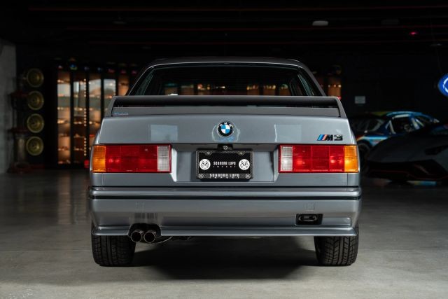 BMW-3-Series-1989-5