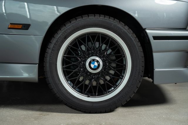 BMW-3-Series-1989-8