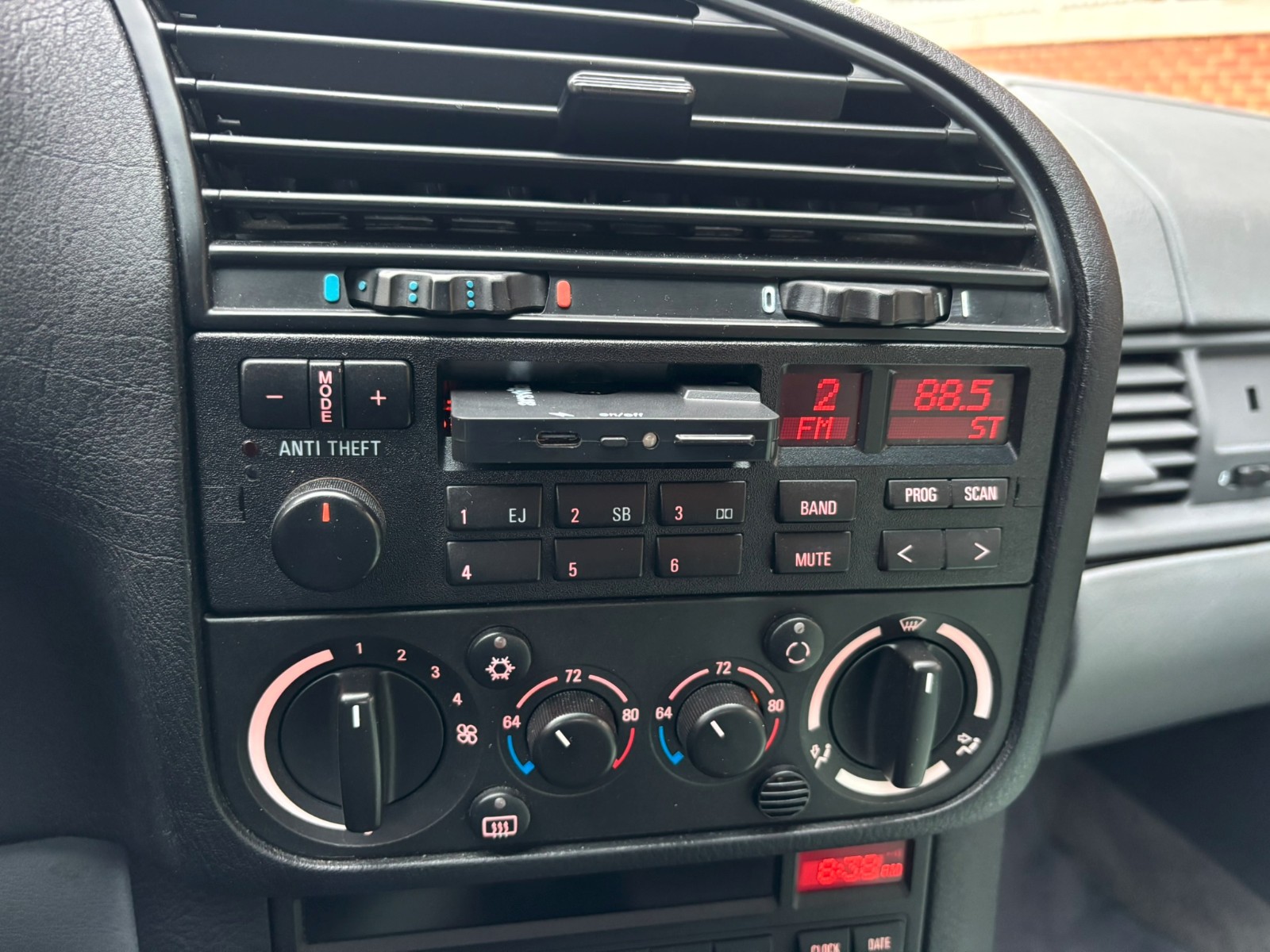 BMW-3-Series-1995-Convertible-26