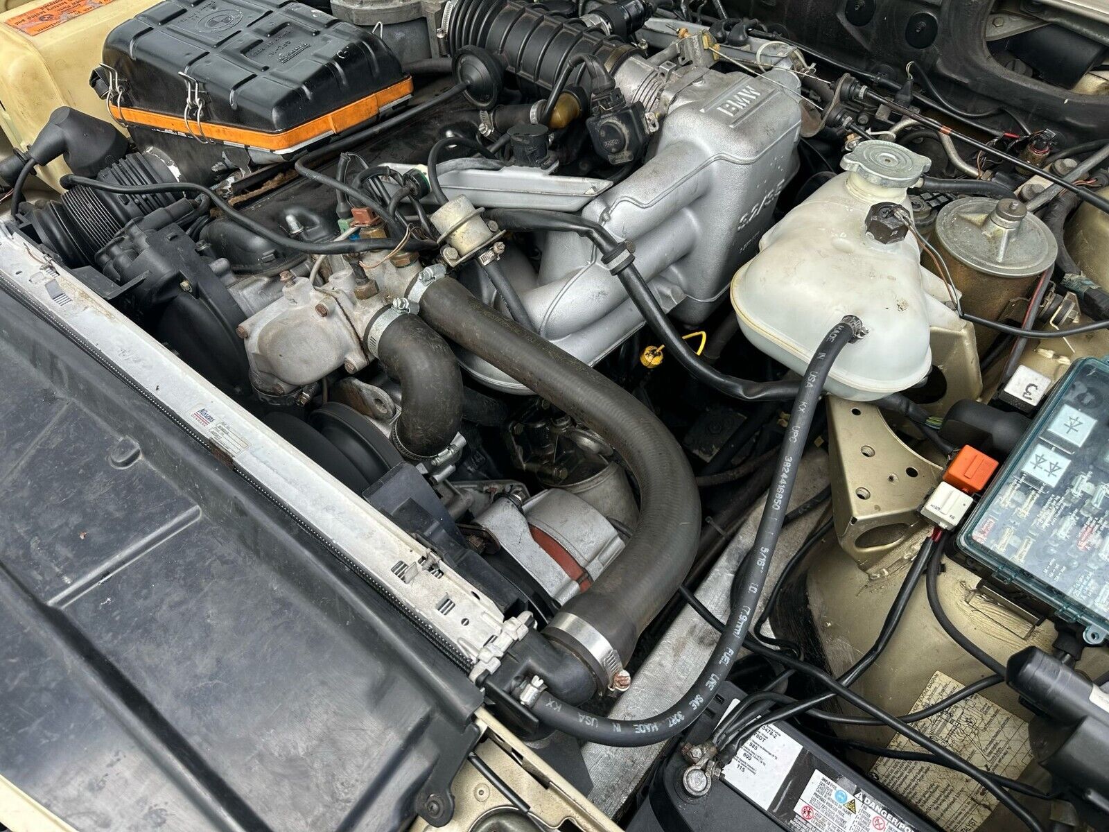 BMW-5-Series-1985-Sedan-1
