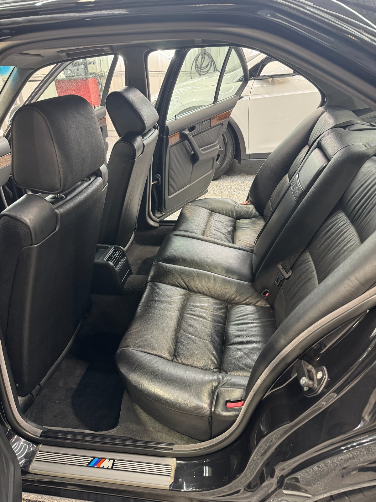 BMW-5-Series-1995-Sedan-30