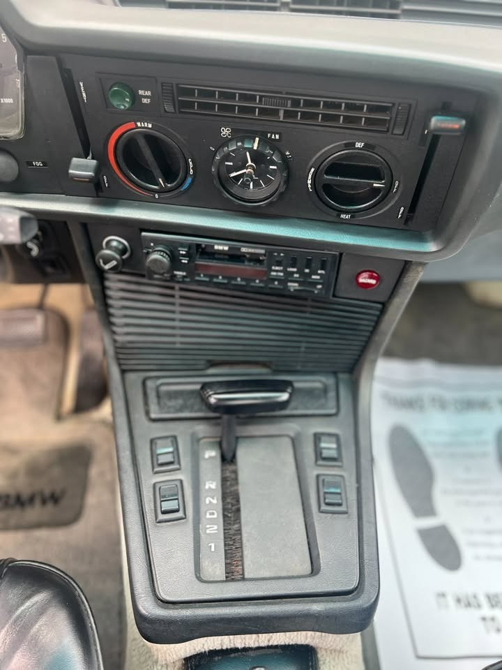 BMW-6-Series-1979-Coupe-13