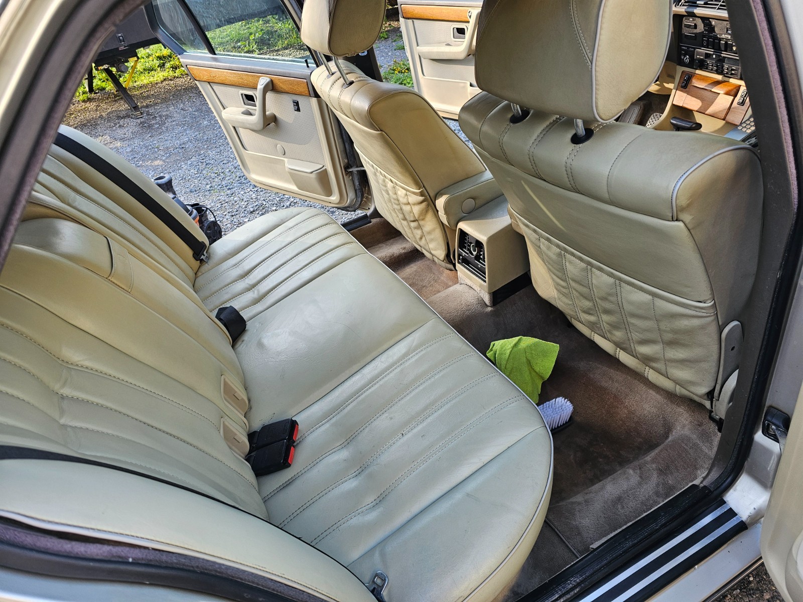 BMW-7-Series-1986-22