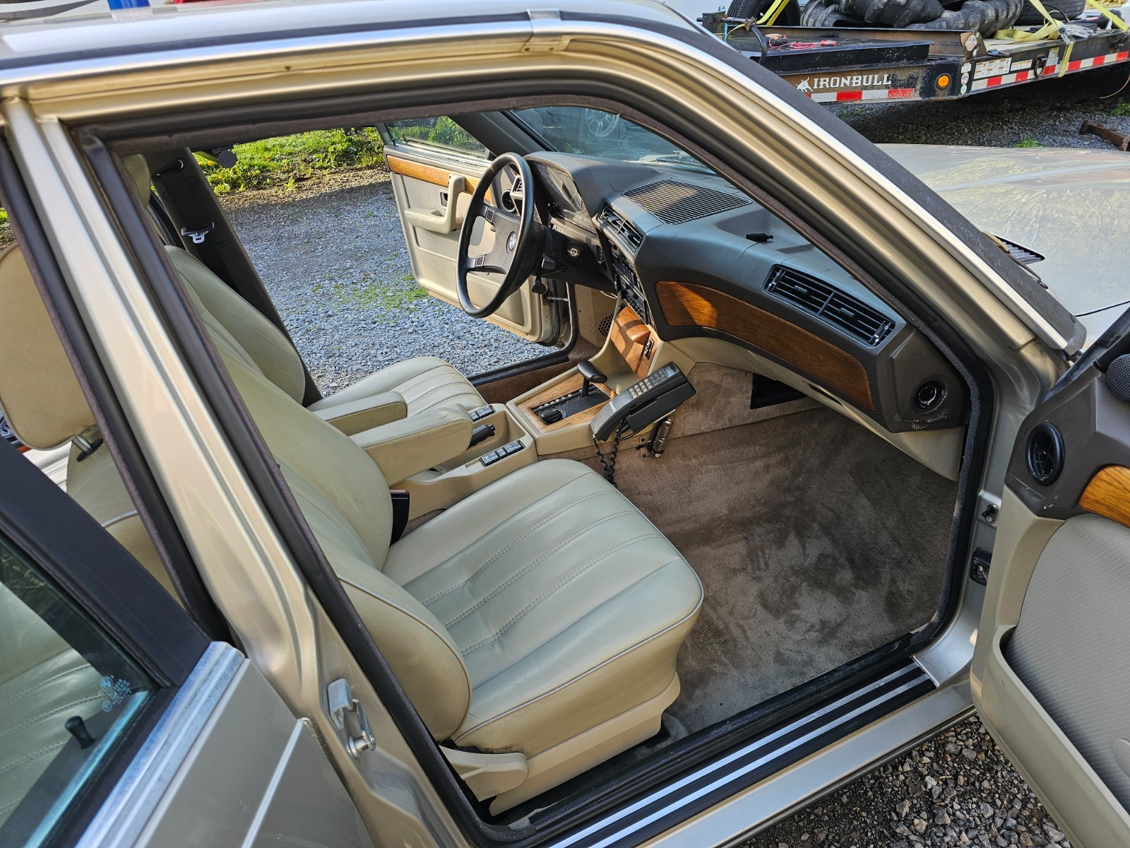 BMW-7-Series-1986-25