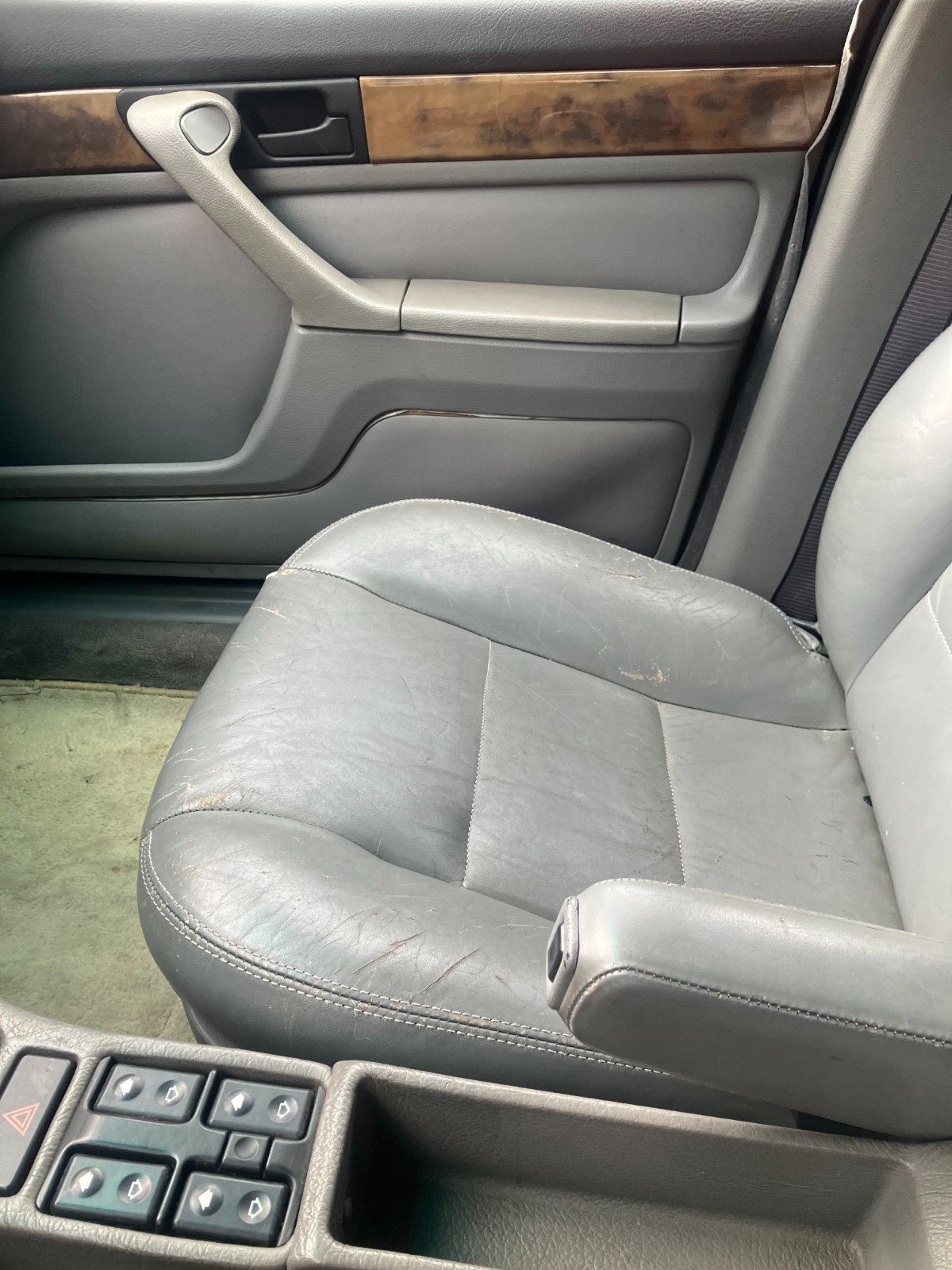 BMW-7-Series-1990-14