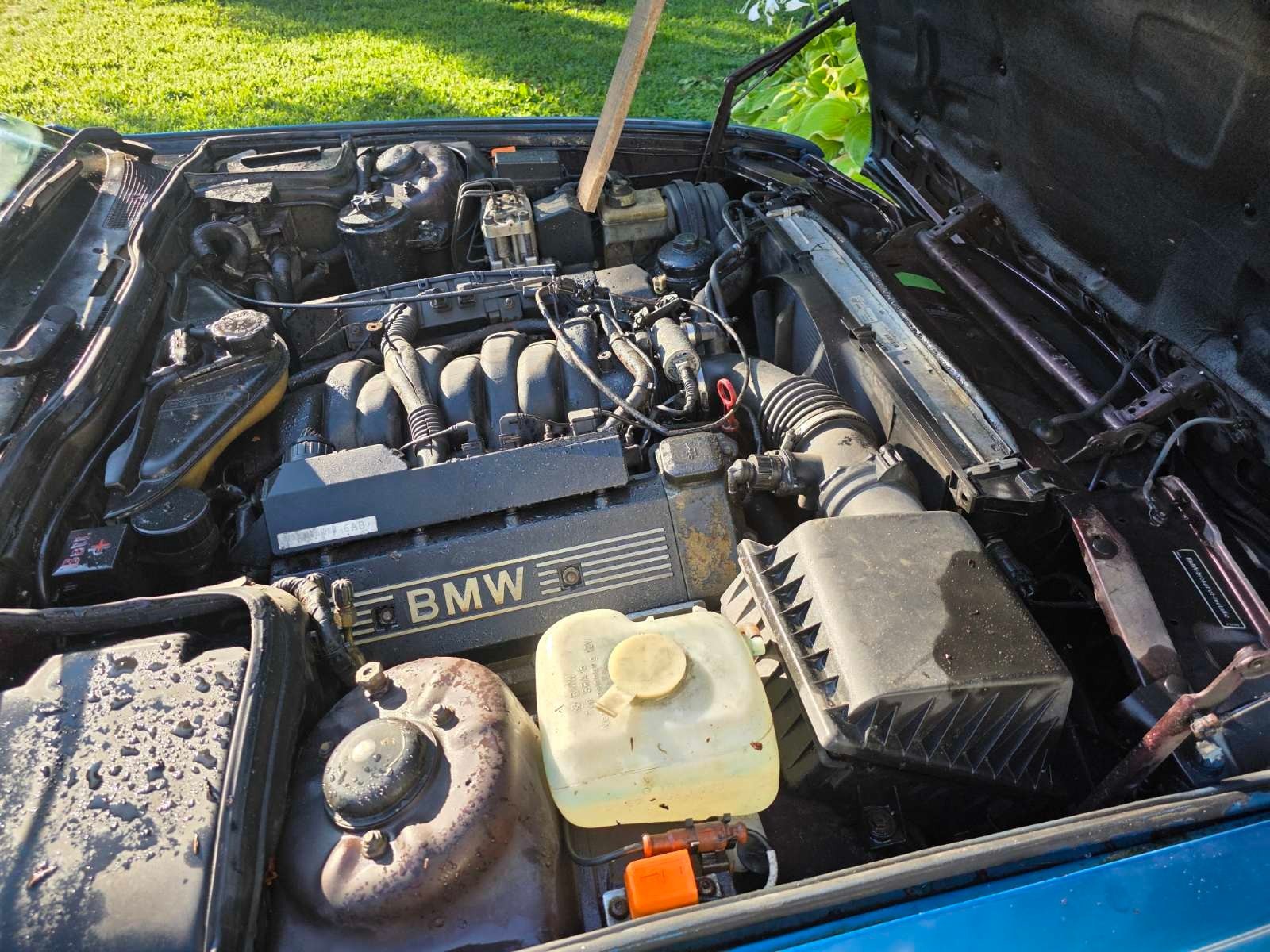 BMW-7-Series-1994-Sedan-32