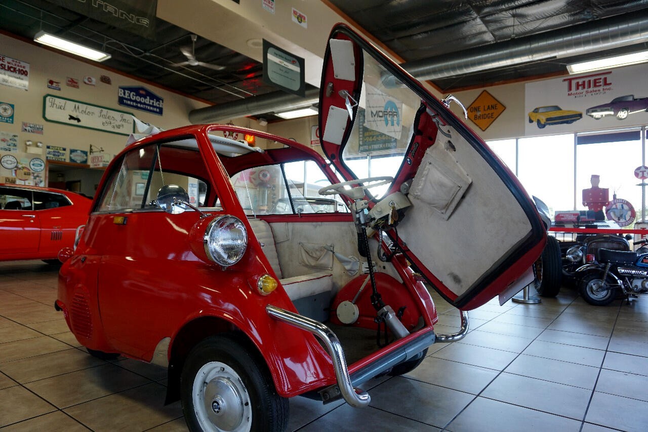 BMW-Isetta-1957-Classic-Car-30