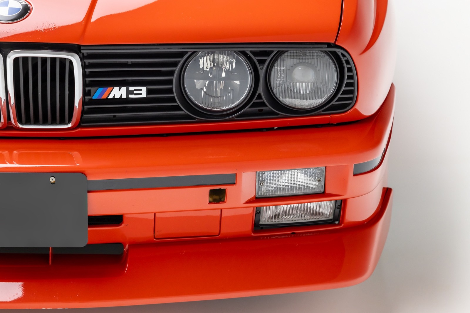 BMW-M3-1988-Coupe-14