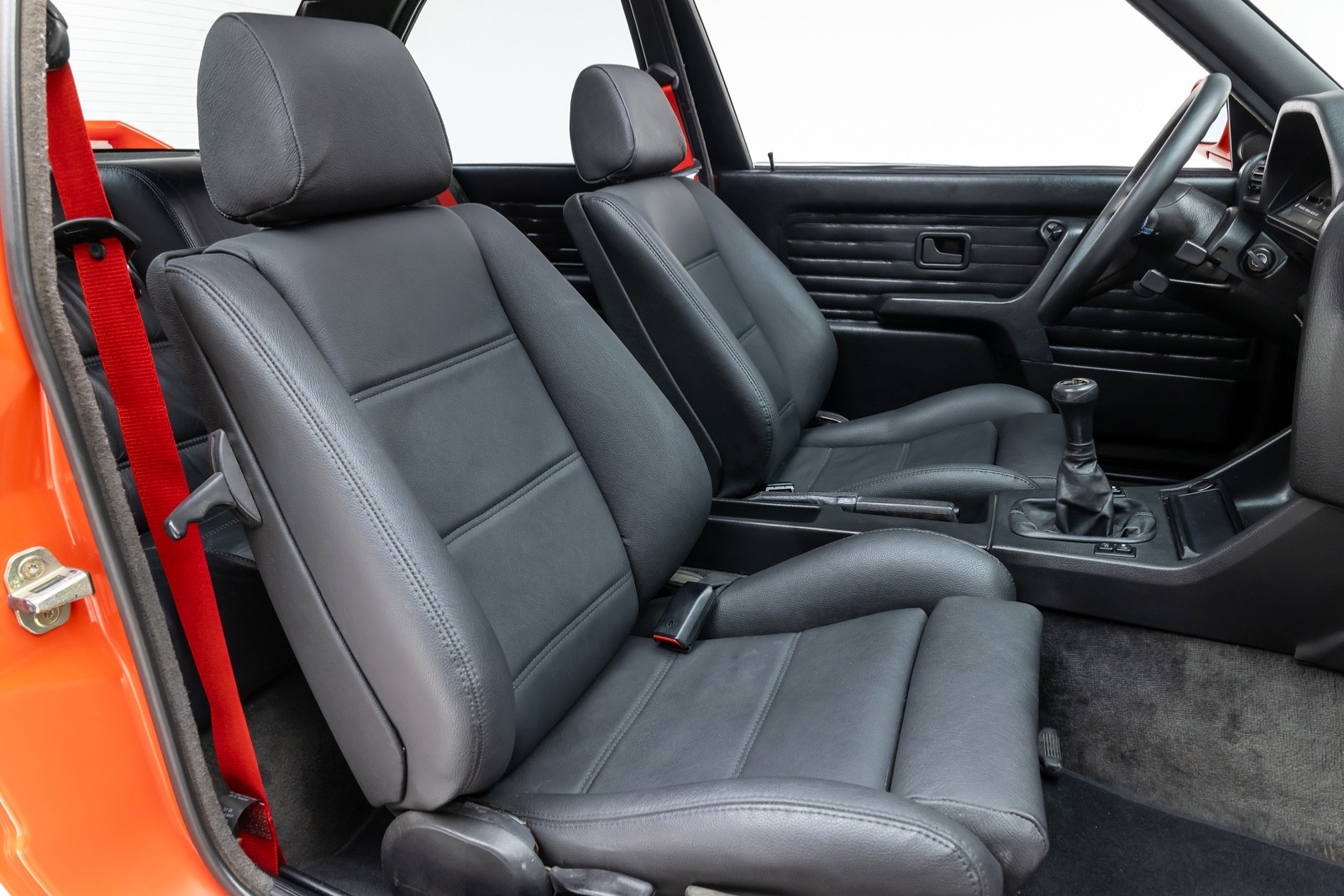 BMW-M3-1988-Coupe-27