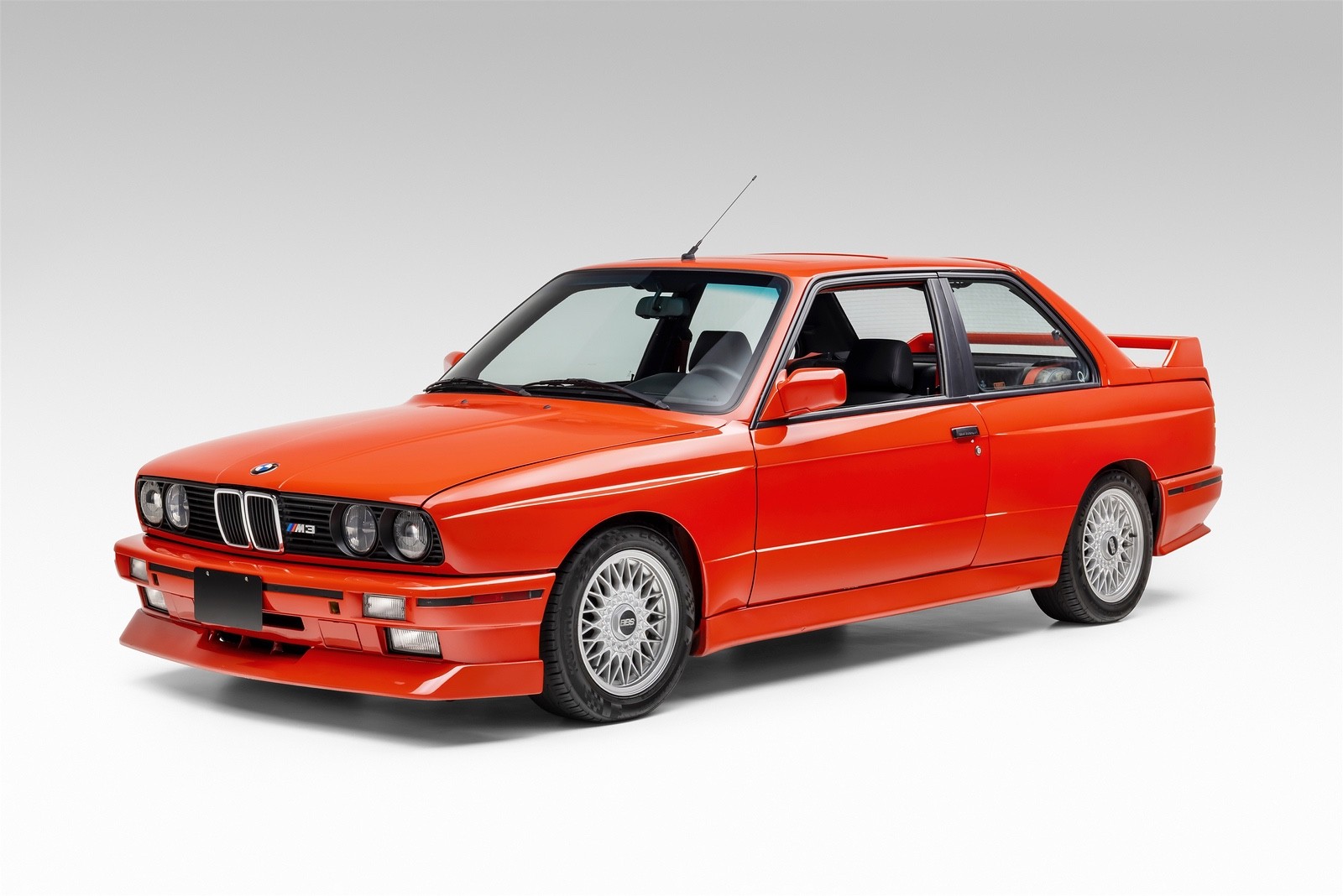 BMW-M3-1988-Coupe-3