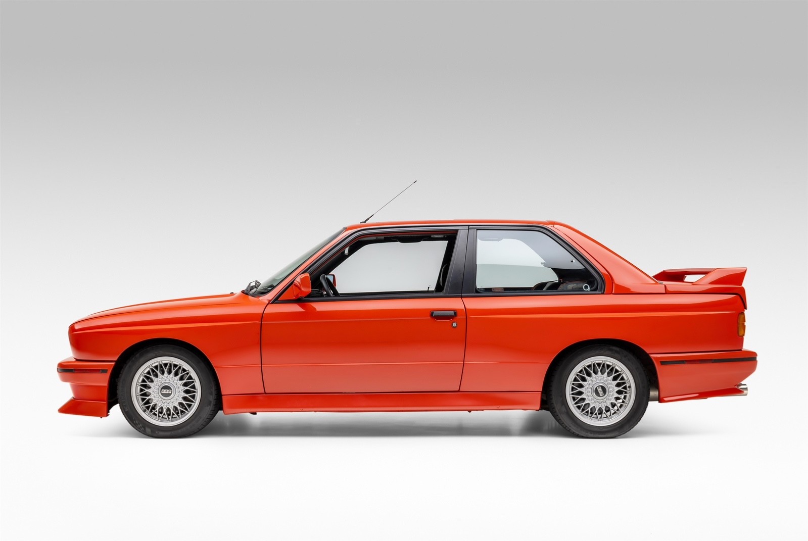 BMW-M3-1988-Coupe-4