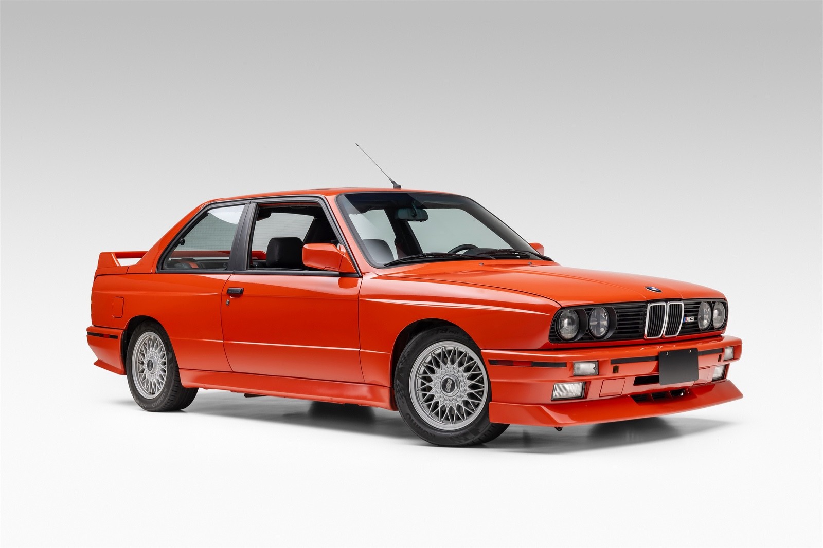 BMW-M3-1988-Coupe-6