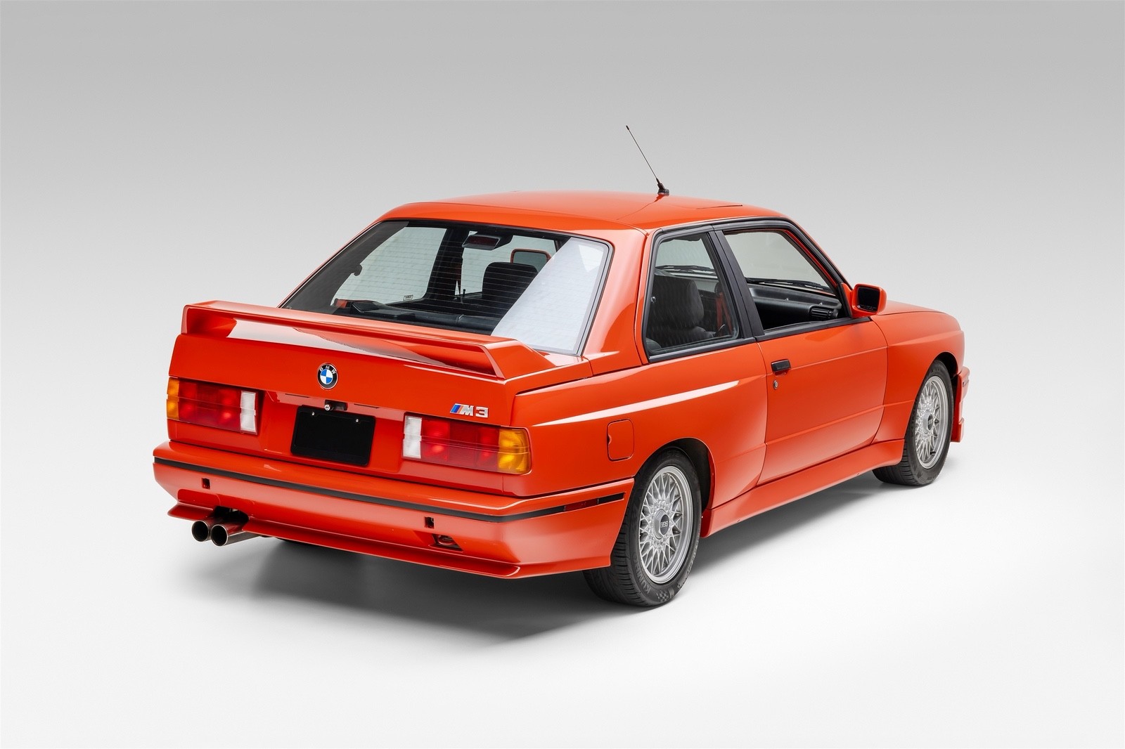 BMW-M3-1988-Coupe-9