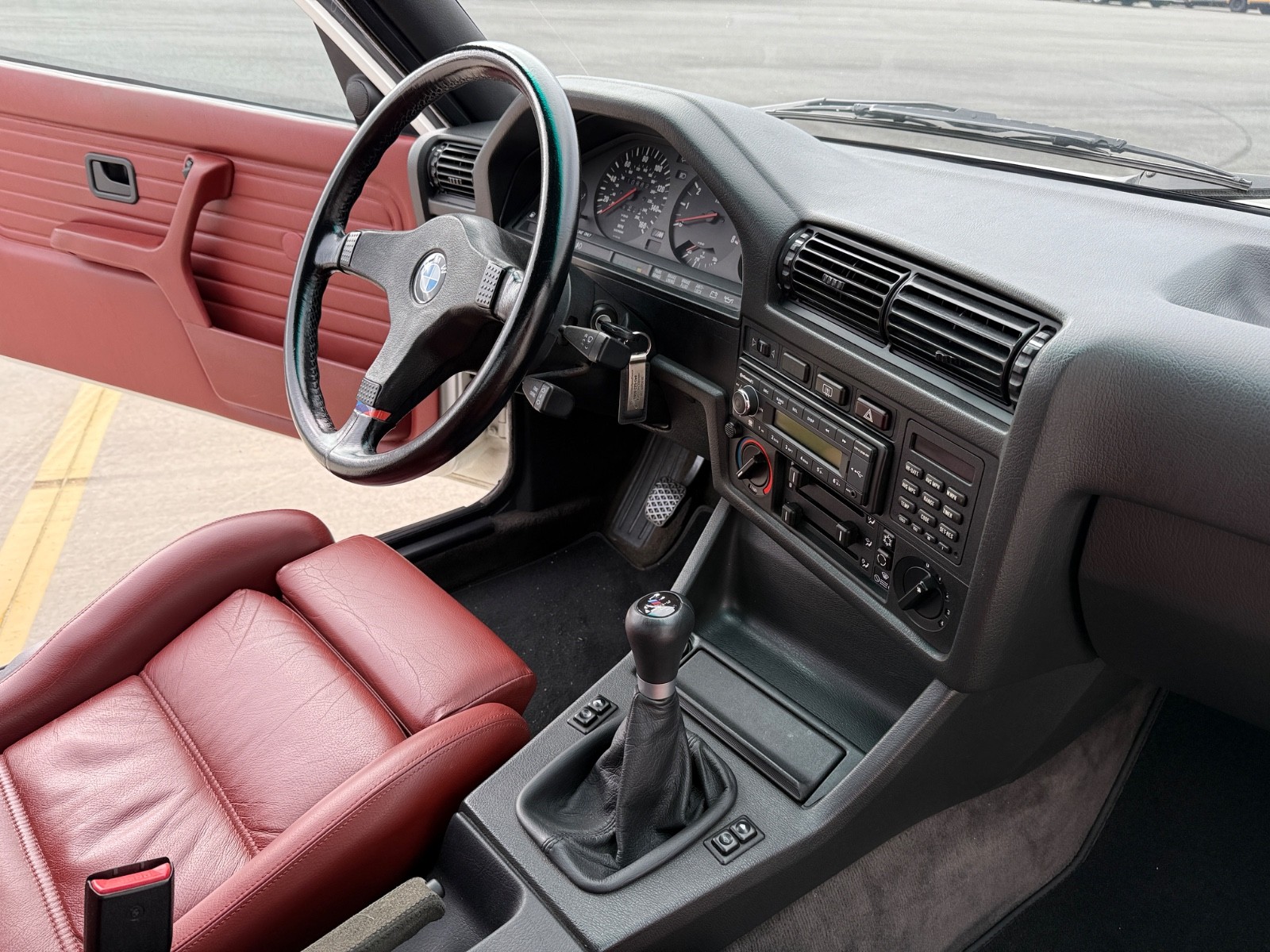 BMW-M3-1988-Sedan-11