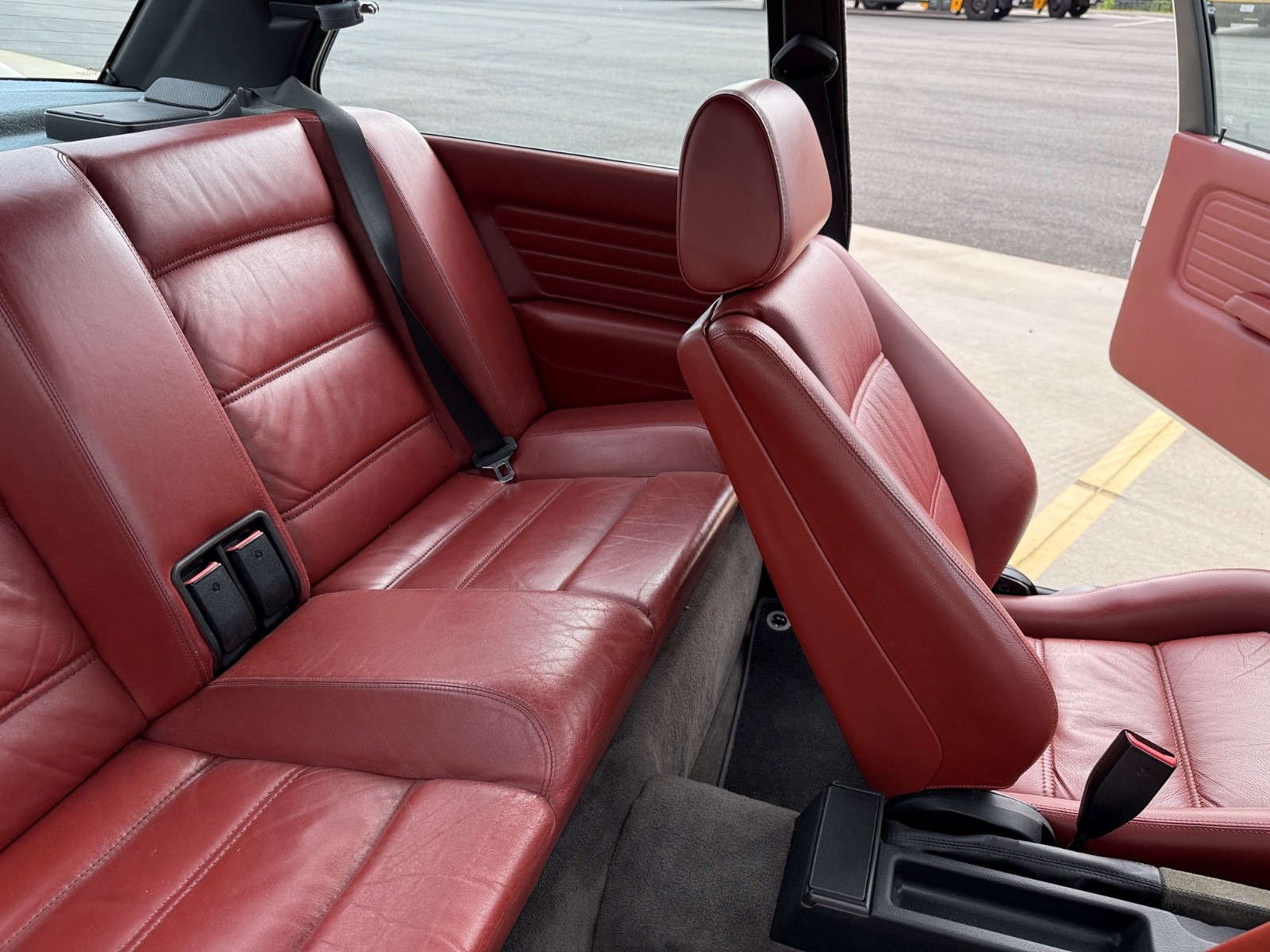 BMW-M3-1988-Sedan-13