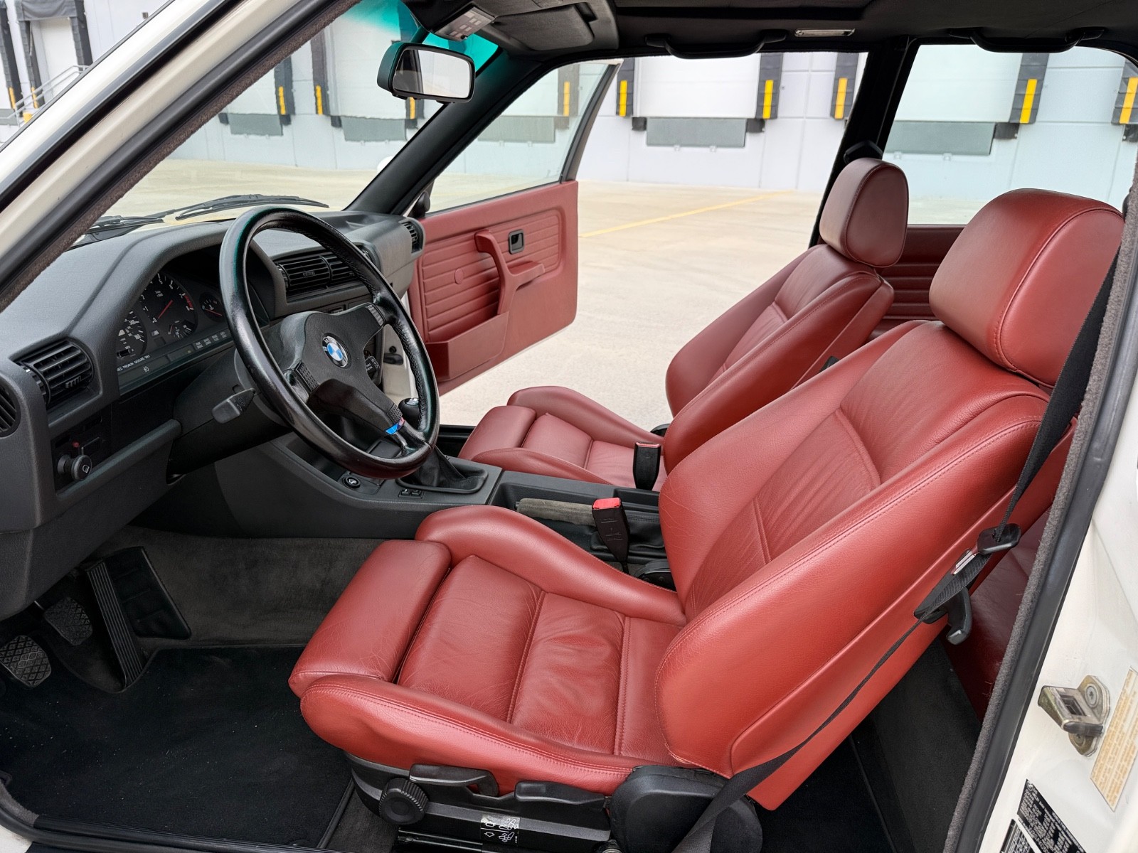 BMW-M3-1988-Sedan-16