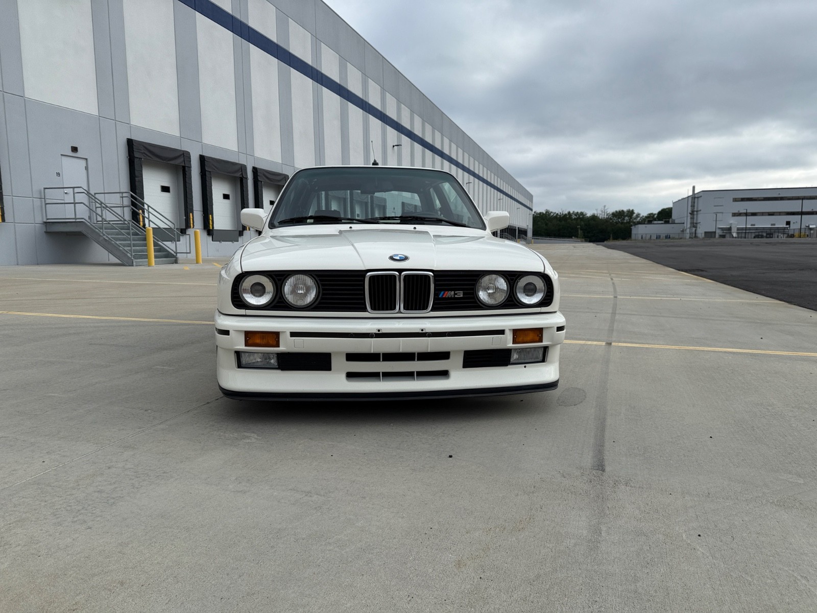 BMW-M3-1988-Sedan-4