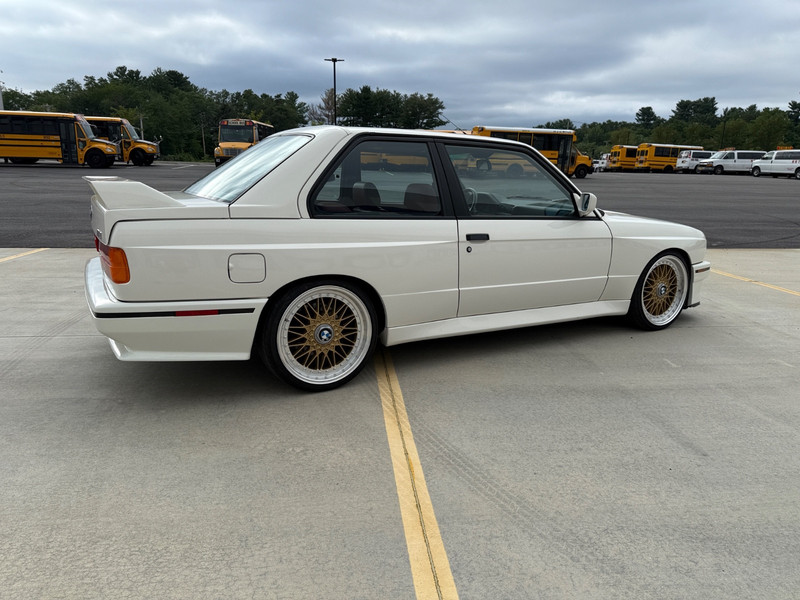 BMW-M3-1988-Sedan-5