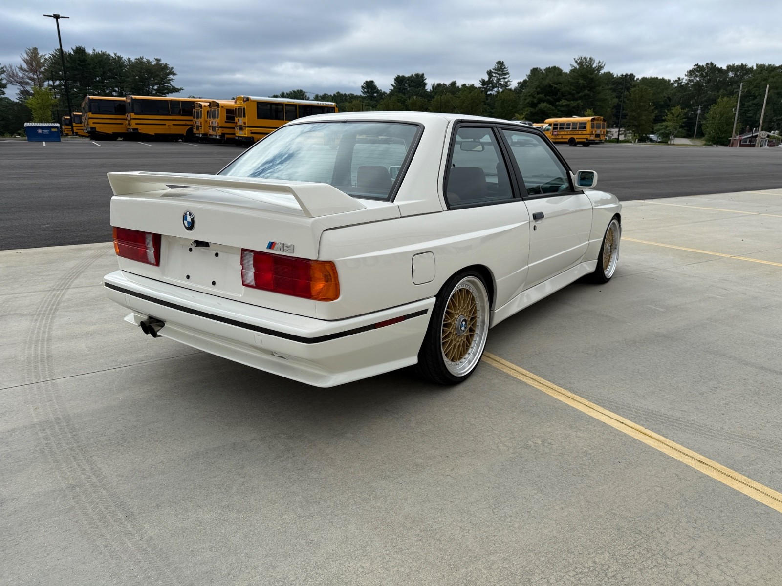 BMW-M3-1988-Sedan-7