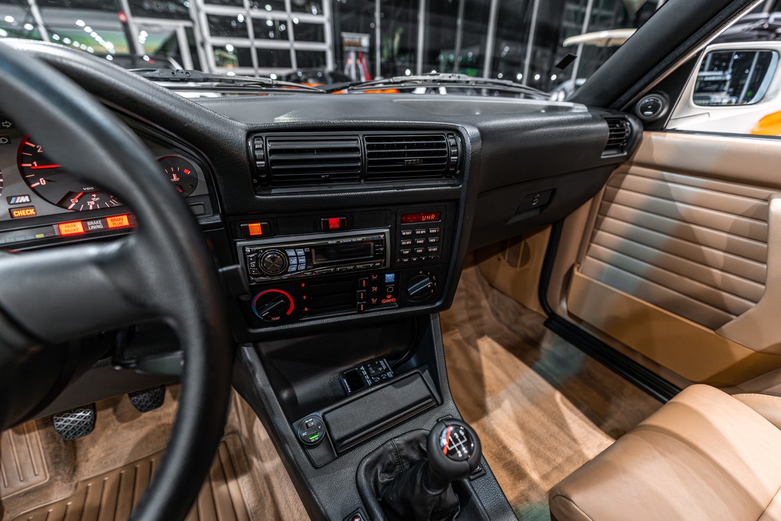 BMW-M3-1990-Coupe-10