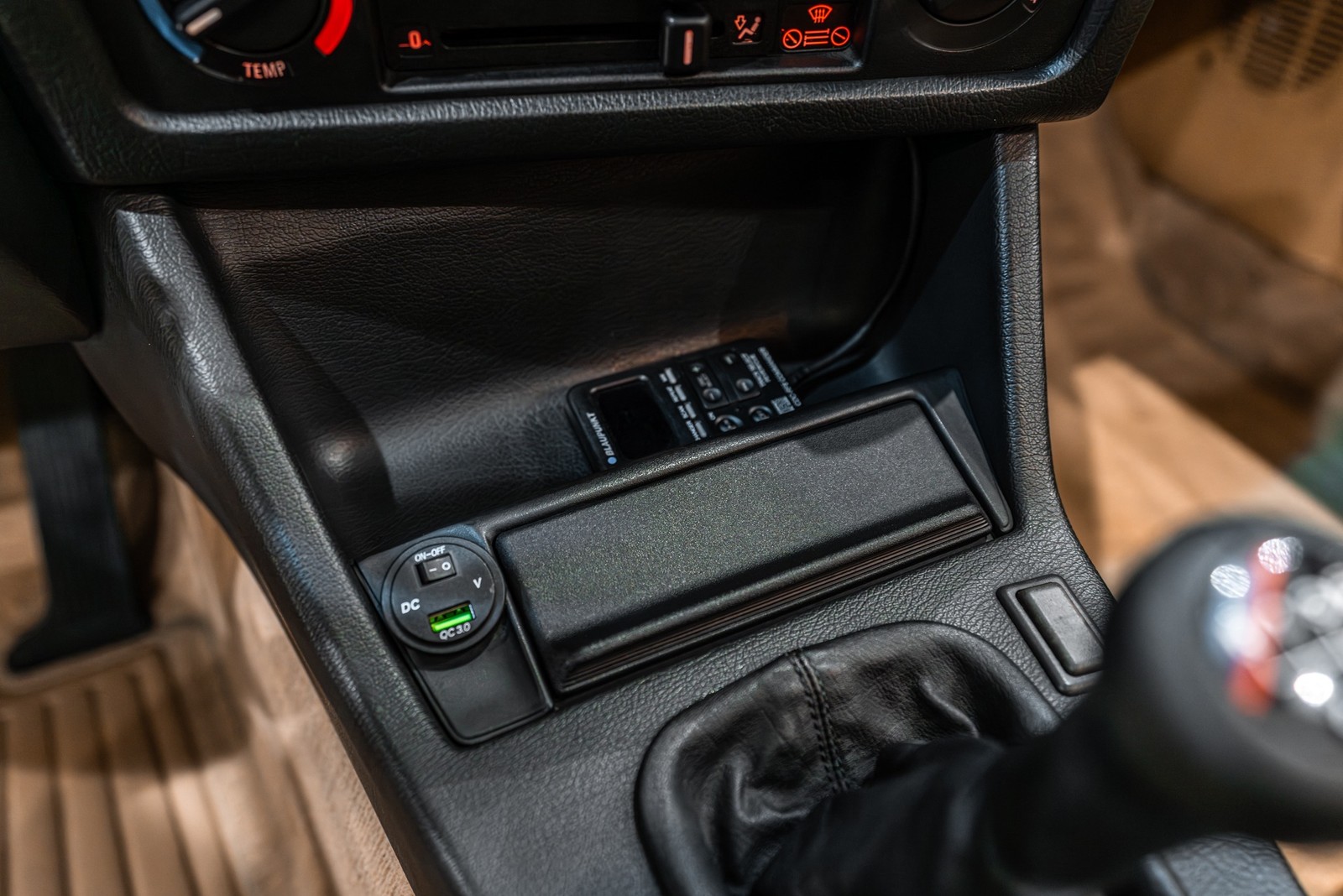 BMW-M3-1990-Coupe-13