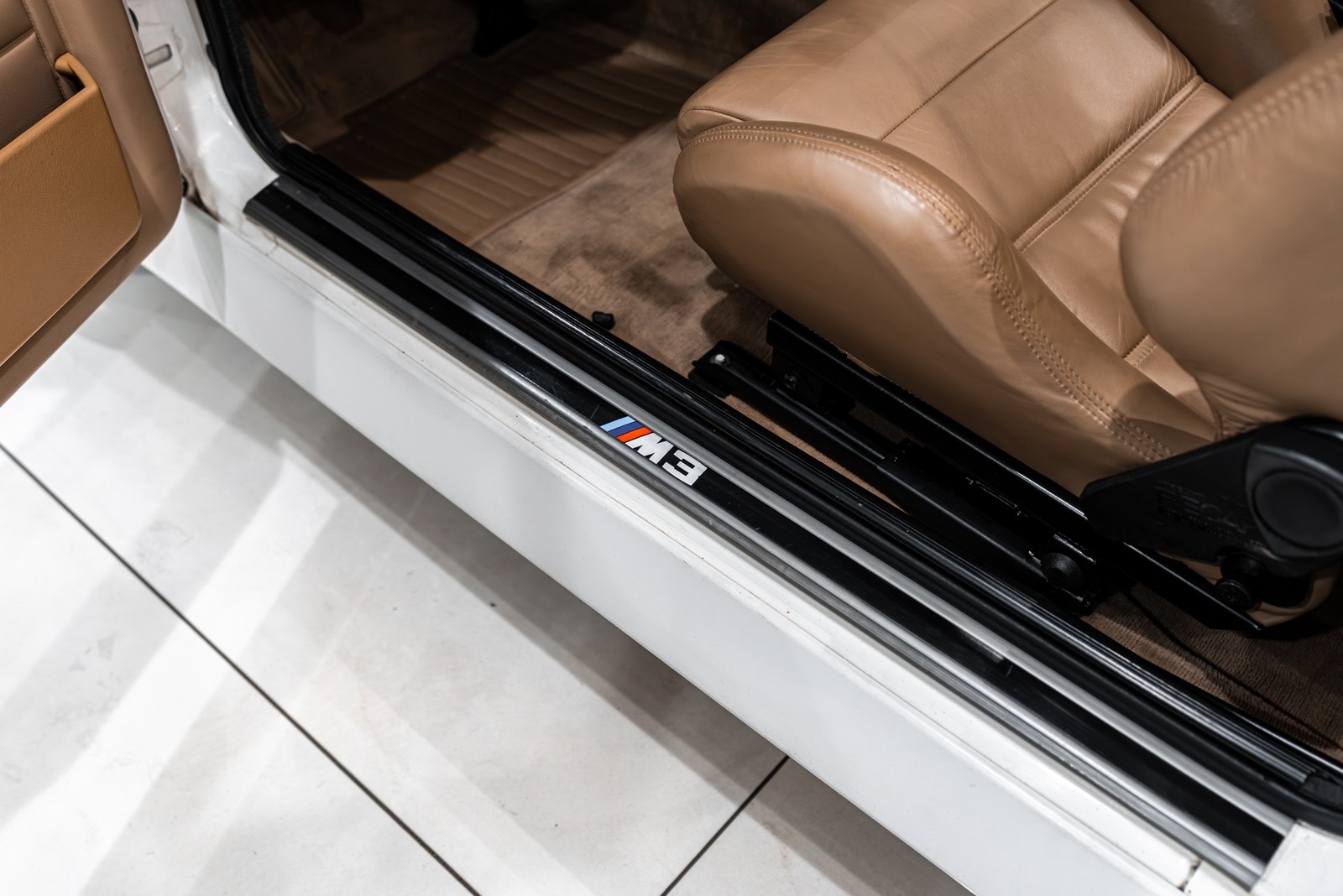 BMW-M3-1990-Coupe-25