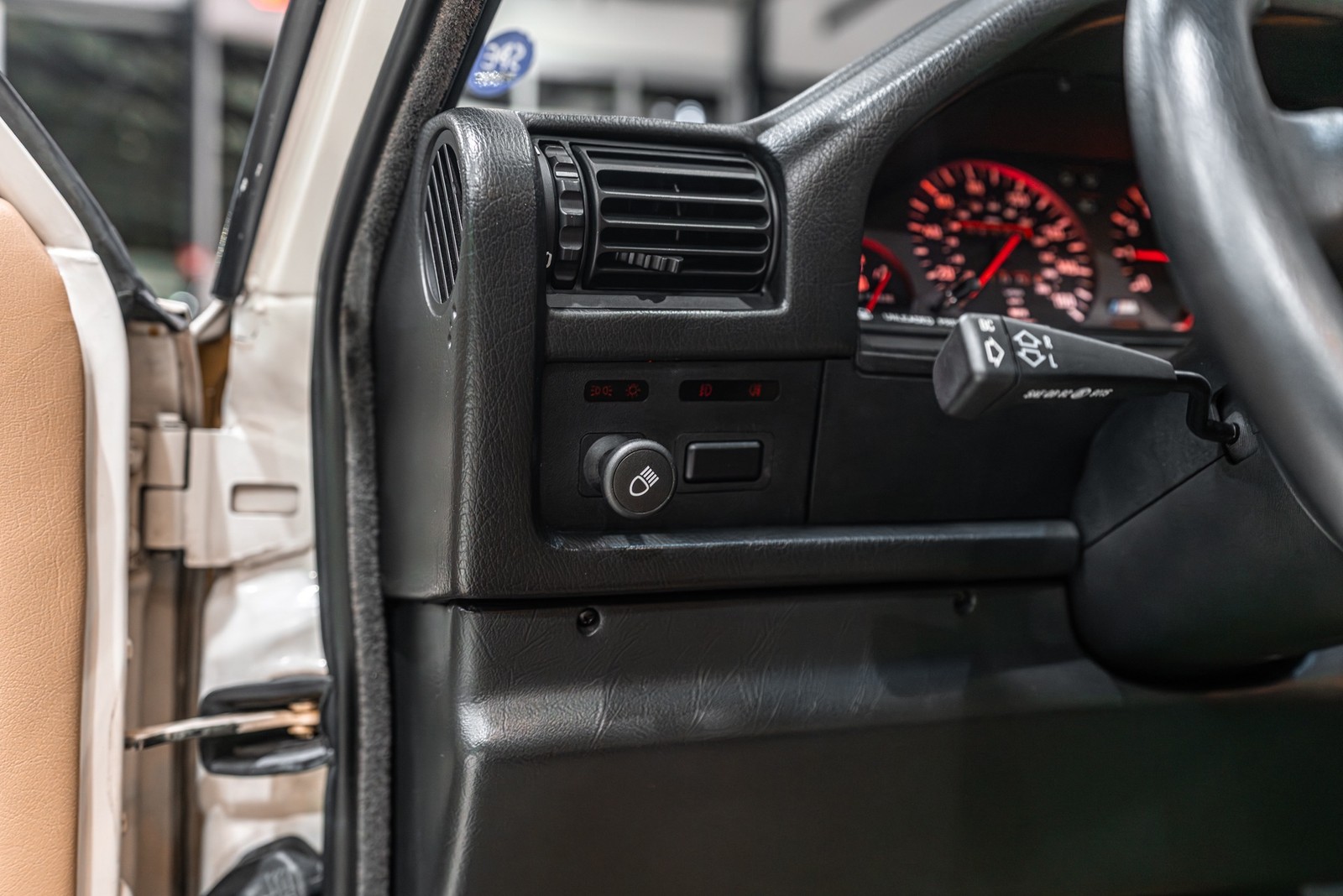 BMW-M3-1990-Coupe-7