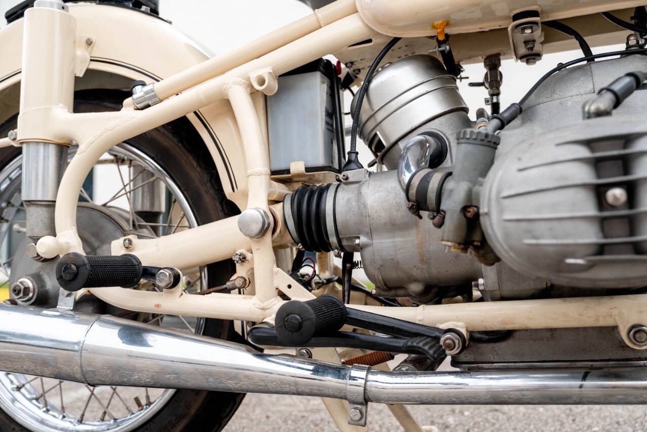 BMW-R60-1965-Motorcycles-Scooters-21