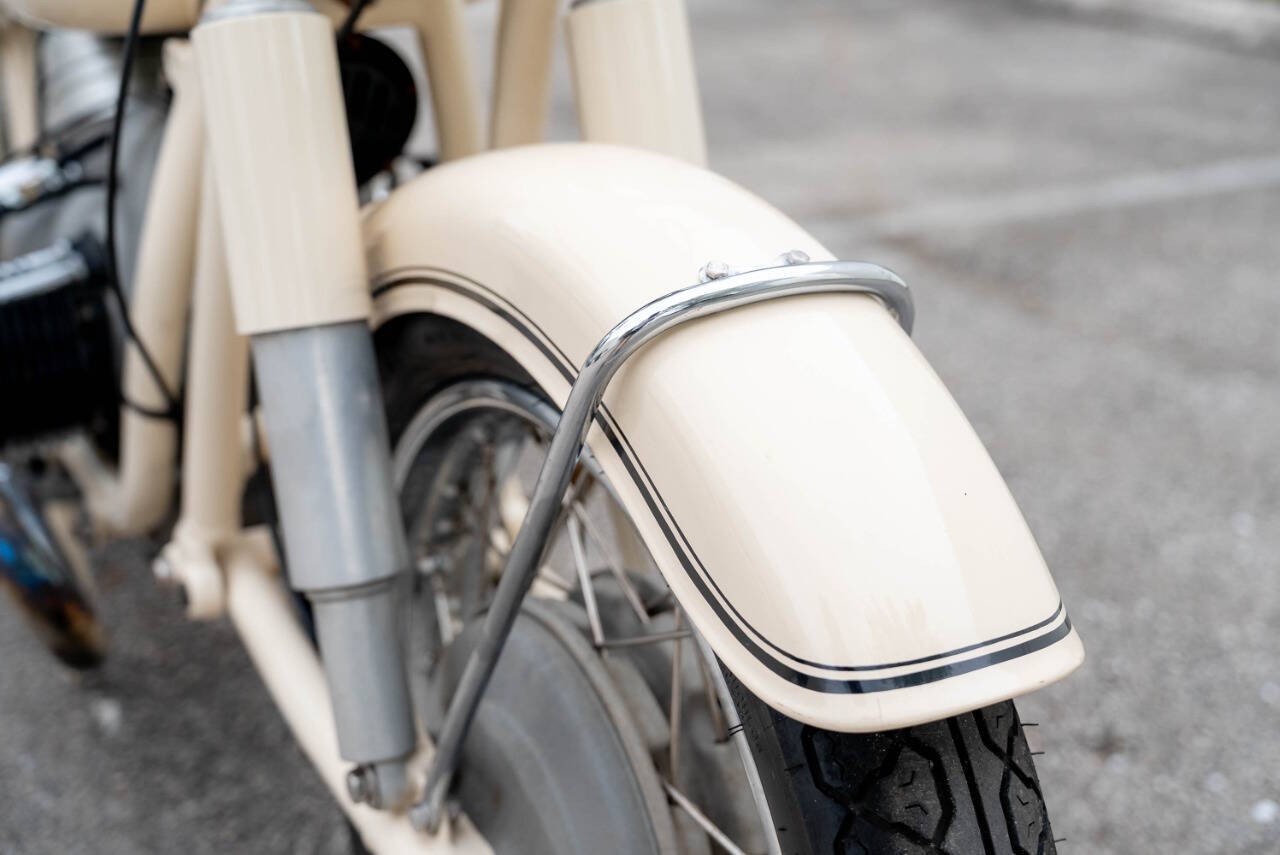 BMW-R60-1965-Motorcycles-Scooters-9