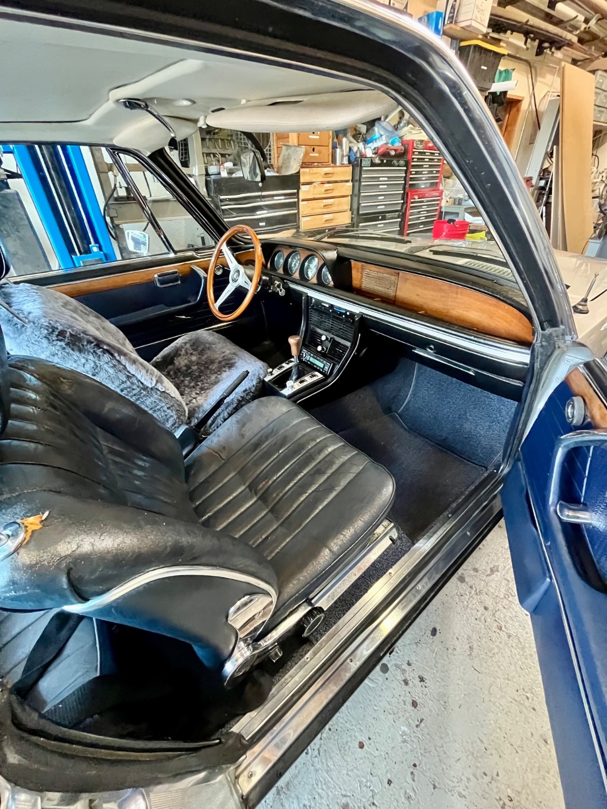 BMW-e9-1970-Coupe-18