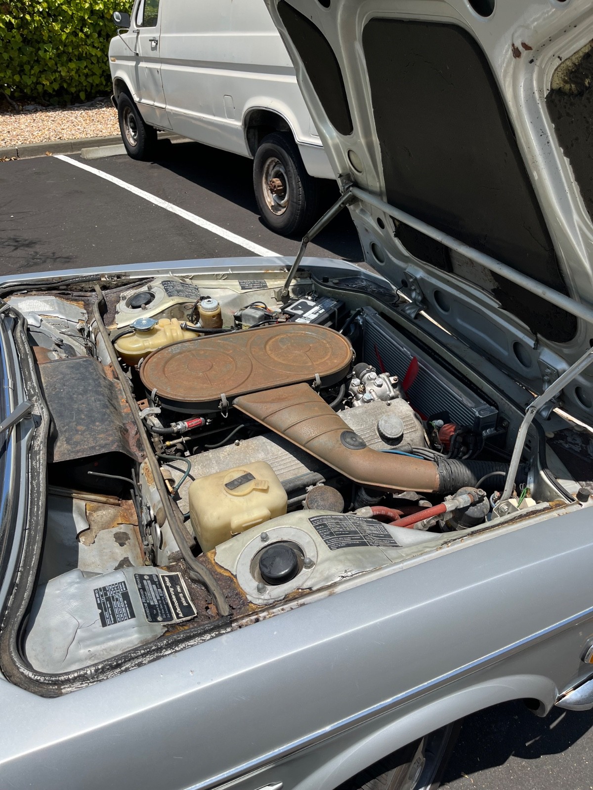 BMW-e9-1970-Coupe-23