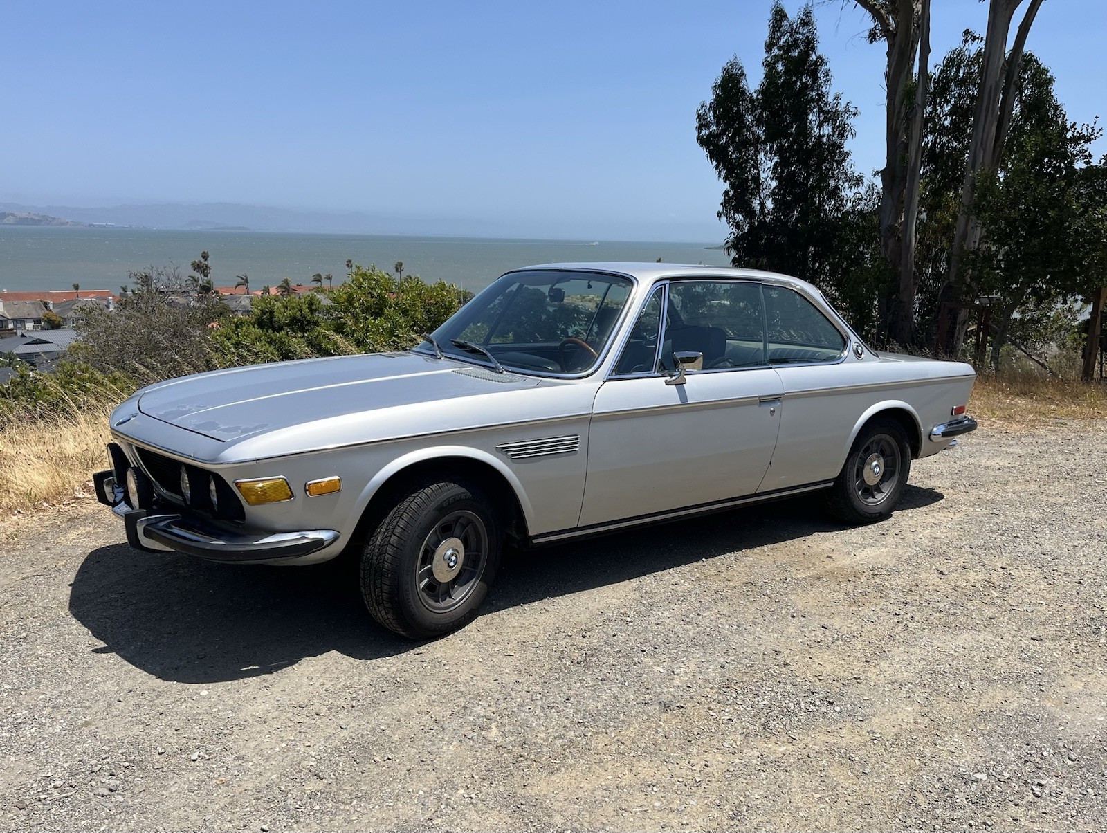 BMW-e9-1970-Coupe-3