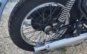 BSA-A65-Thunderbolt-1969-13
