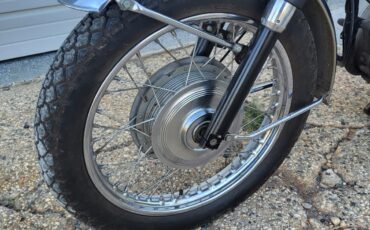 BSA-A65-Thunderbolt-1969-15