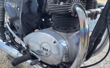 BSA-A65-Thunderbolt-1969-17
