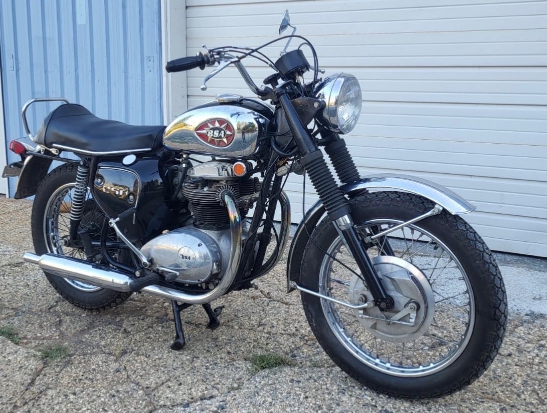 BSA-A65-Thunderbolt-1969-2