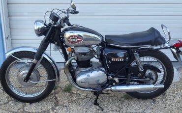 BSA-A65-Thunderbolt-1969-3