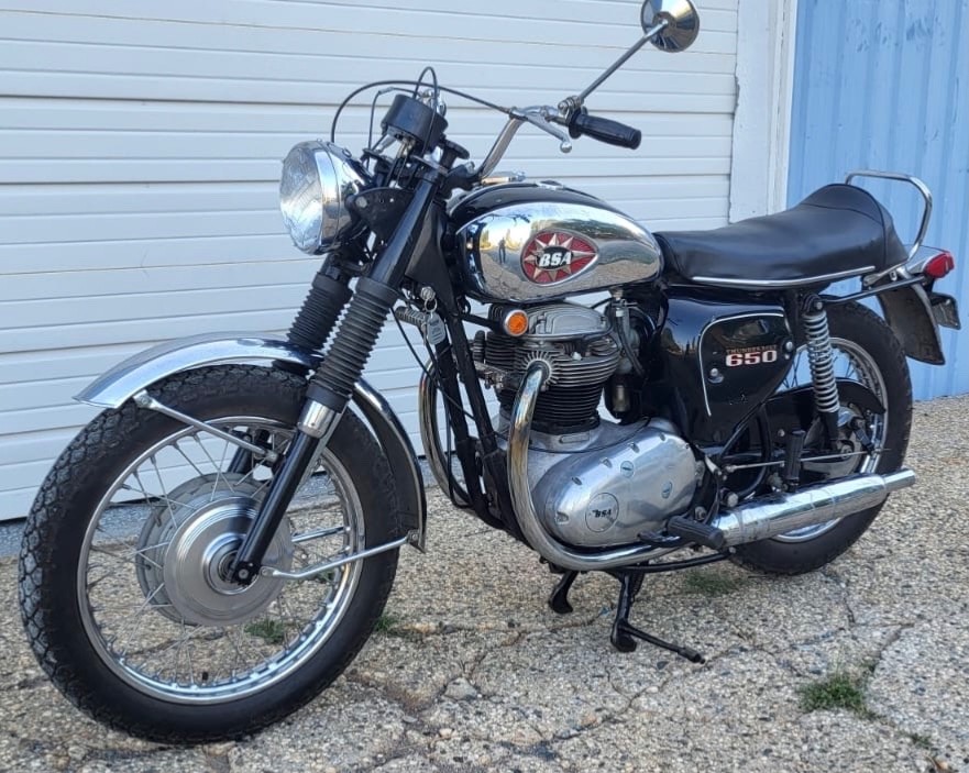 BSA-A65-Thunderbolt-1969-4