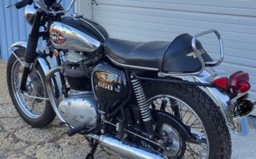 BSA-A65-Thunderbolt-1969-5