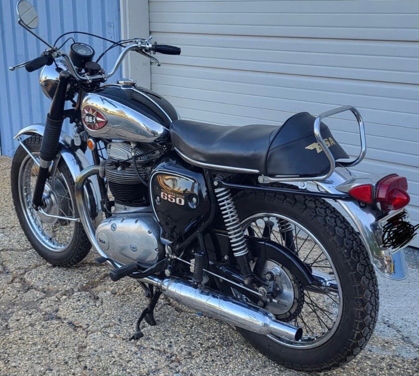 BSA-A65-Thunderbolt-1969-5