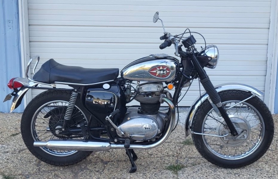 BSA-A65-Thunderbolt-1969
