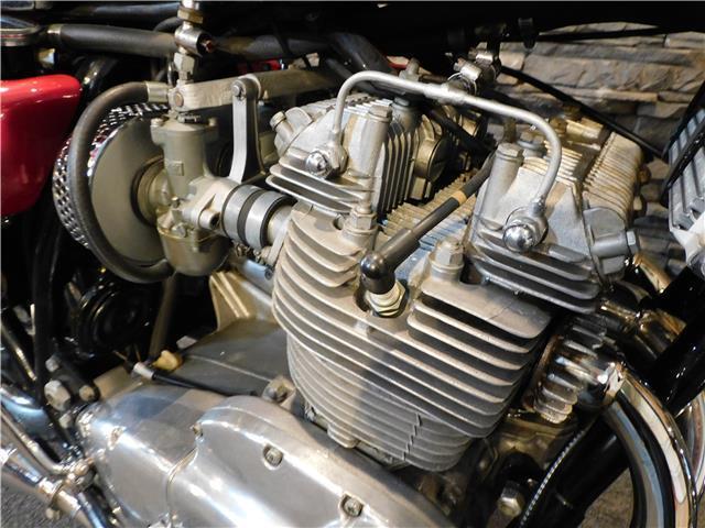 BSA-A75-Rocket-3-A75R-750-2665A-1972-35