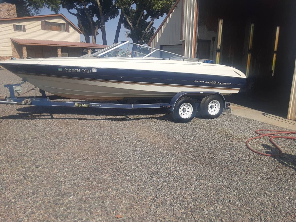 Bayliner-capri-1995-blue